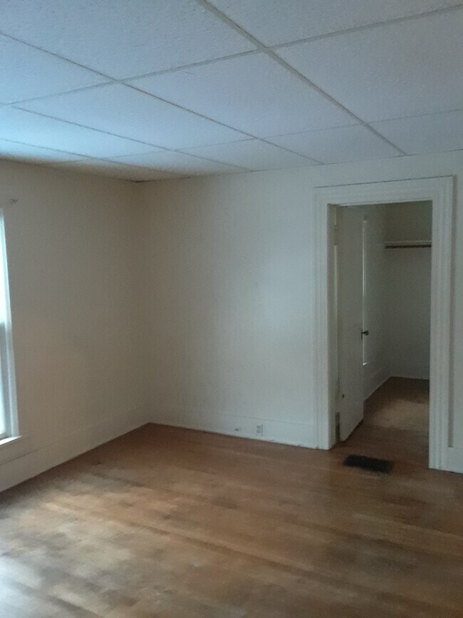 Living Room - 231 Bond St