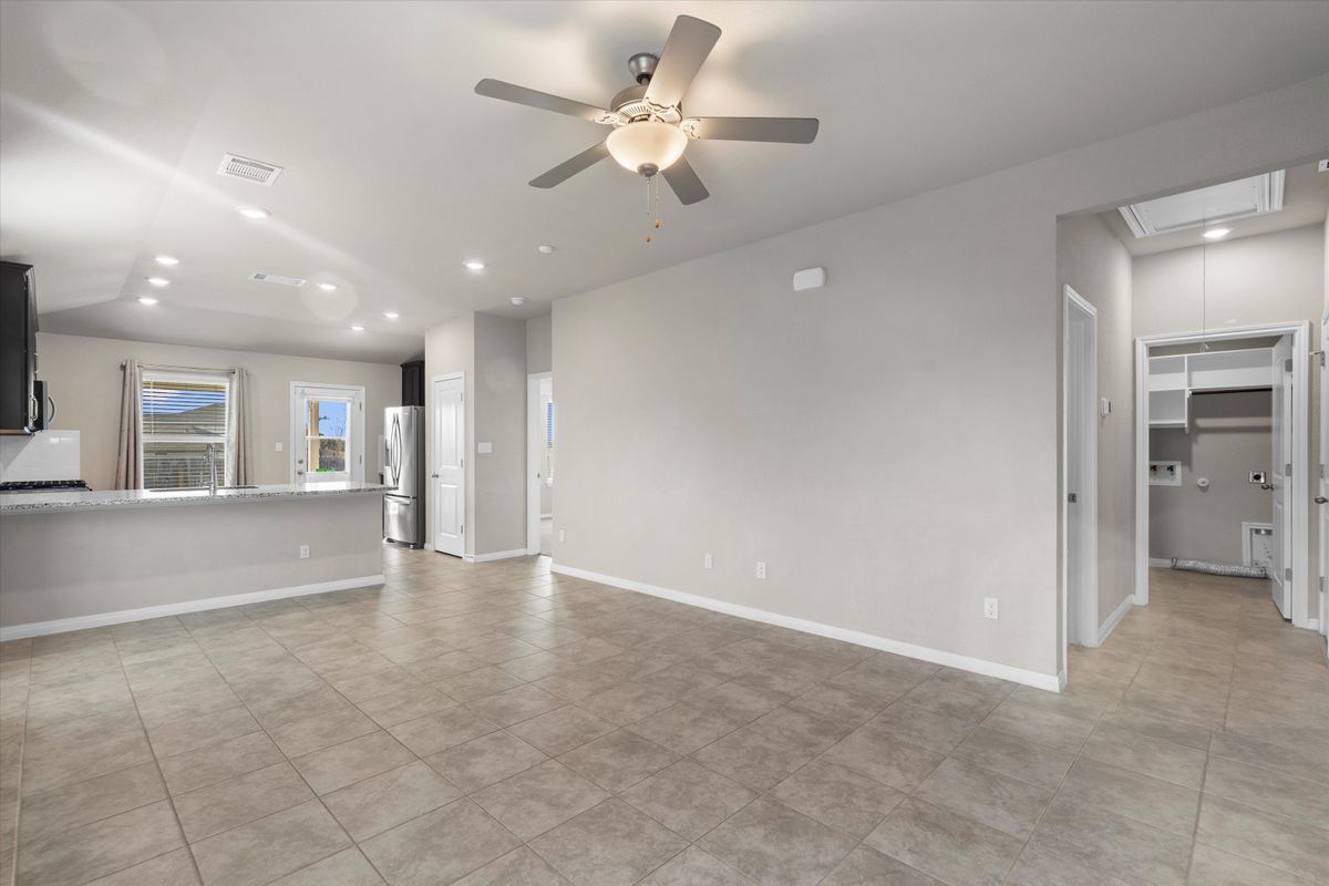 Building Photo - 213 Wild Spur Ln