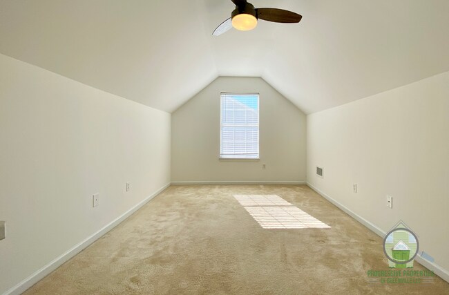 Building Photo - 17 Hawkesbury Rd