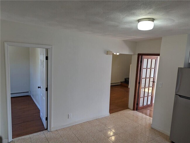 Building Photo - 61 Utton Ave