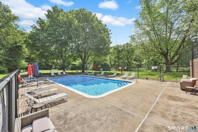 Building Photo - 48 Wellington Dr