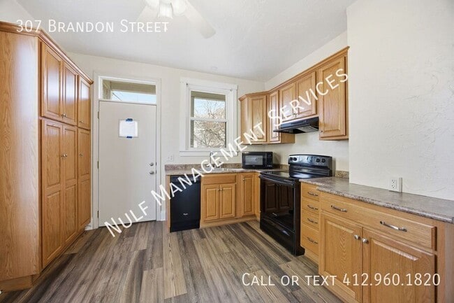 Building Photo - 307 Brandon St