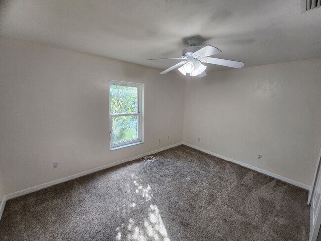 Building Photo - Beautiful Turnbull Estates 4 Bedroom Home