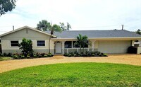 Building Photo - 3 Bedroom 2 Bath in Riveria Bay of St. Pete