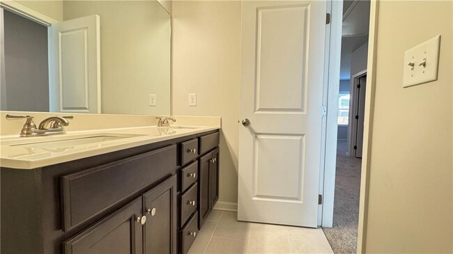 Building Photo - 4587 Silver Oak Dr SW