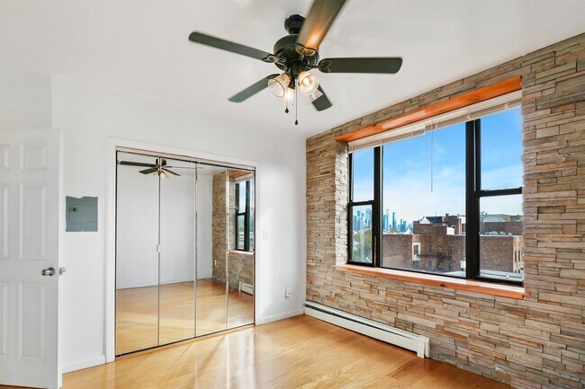 Building Photo - 14 65th St