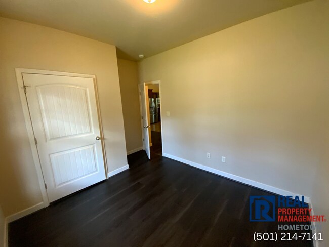 Building Photo - 7503 Royal Oaks Dr