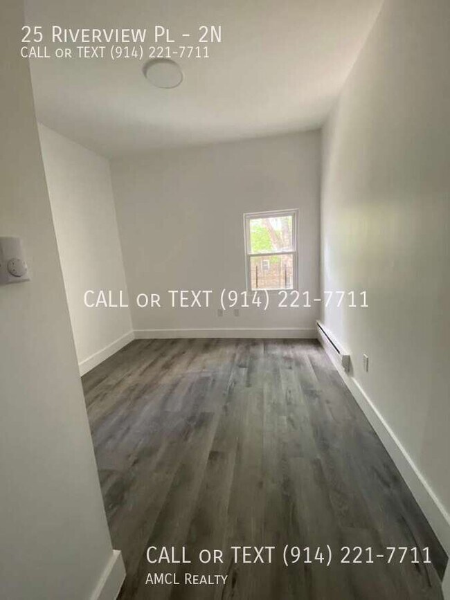 Building Photo - 25 Riverview Pl