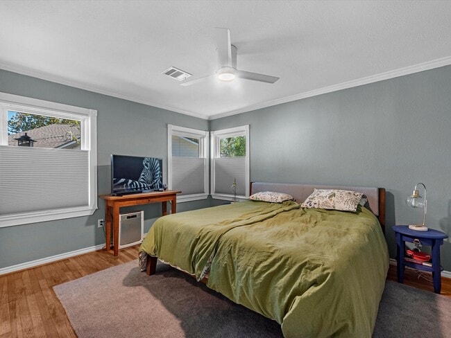 Building Photo - 712 Barbara St