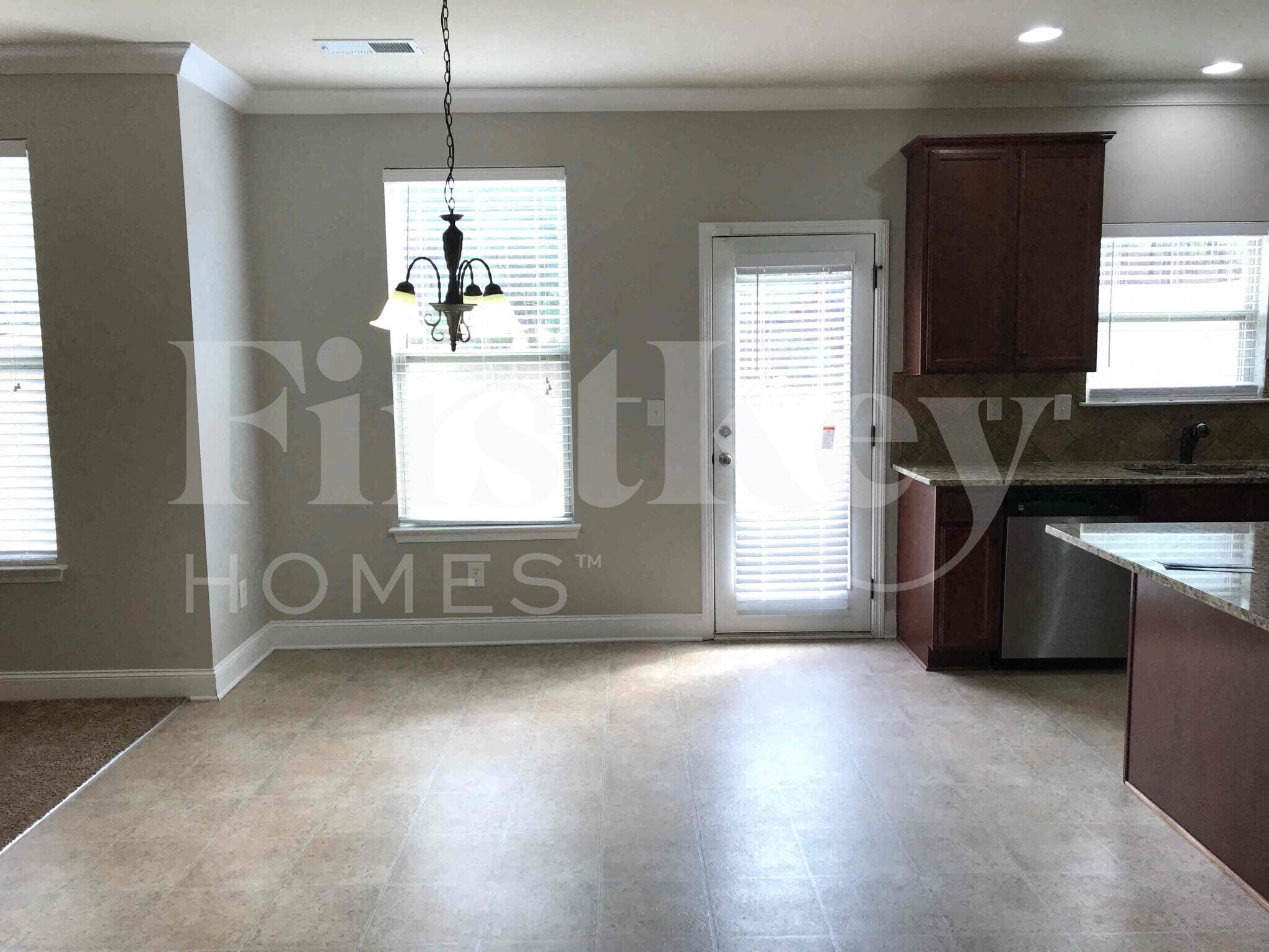 Building Photo - 2022 Poplar Falls Ave