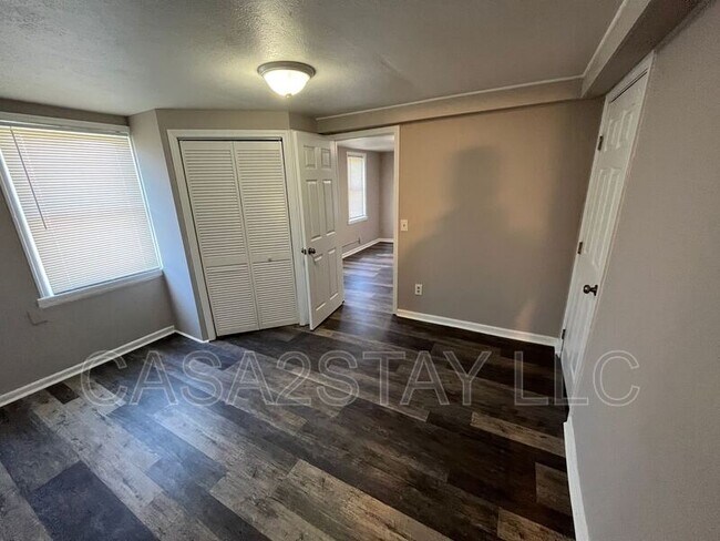 Building Photo - 1528 Alma Ave