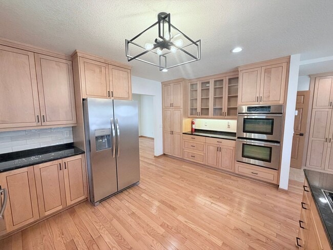 Building Photo - Fully Remodeled Luxury Home with Exceptional Space and Style!!