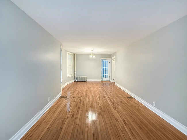 Building Photo - 2340 N Tripp Ave