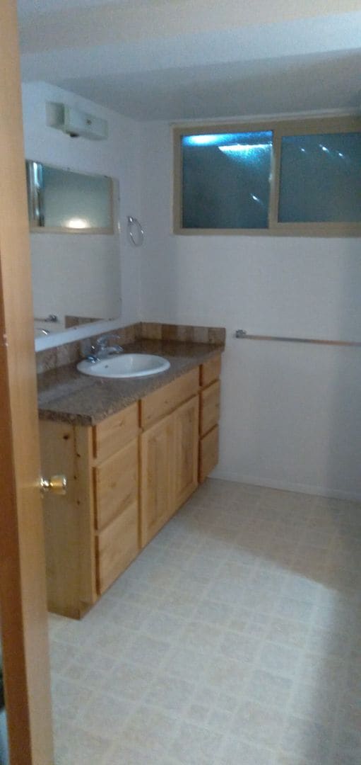 Building Photo - 2405 Sunset Dr