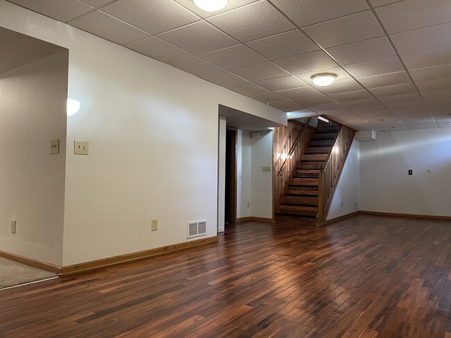 Building Photo - 1210 Acewood Blvd