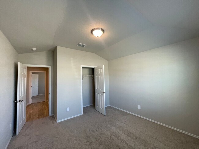 Building Photo - Beautiful 4x2 Rental Home in NBTX!