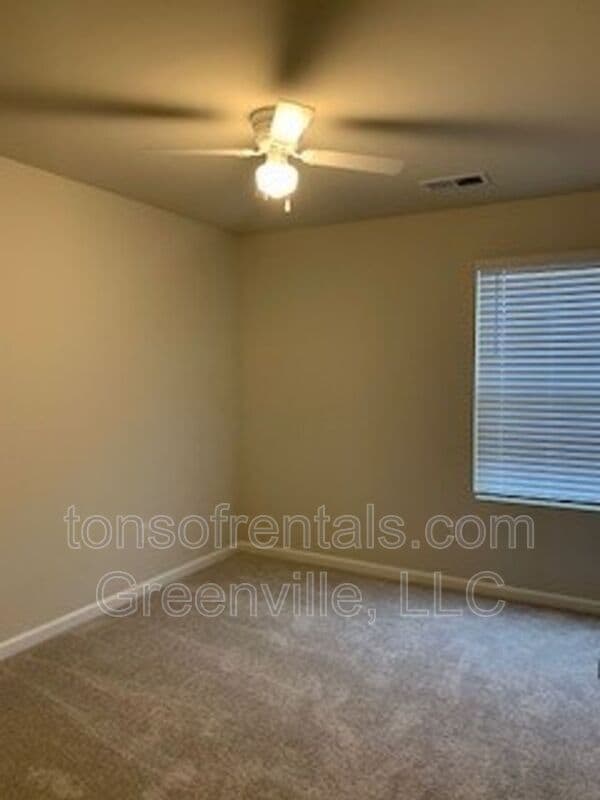 Building Photo - 413 Mopar Ln