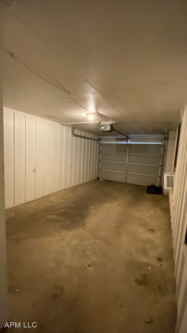 Building Photo - 2 br, 1 bath House - 317 Bayou Oaks Drive