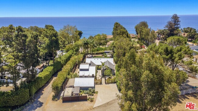 Building Photo - 28036 Sea Ln Dr