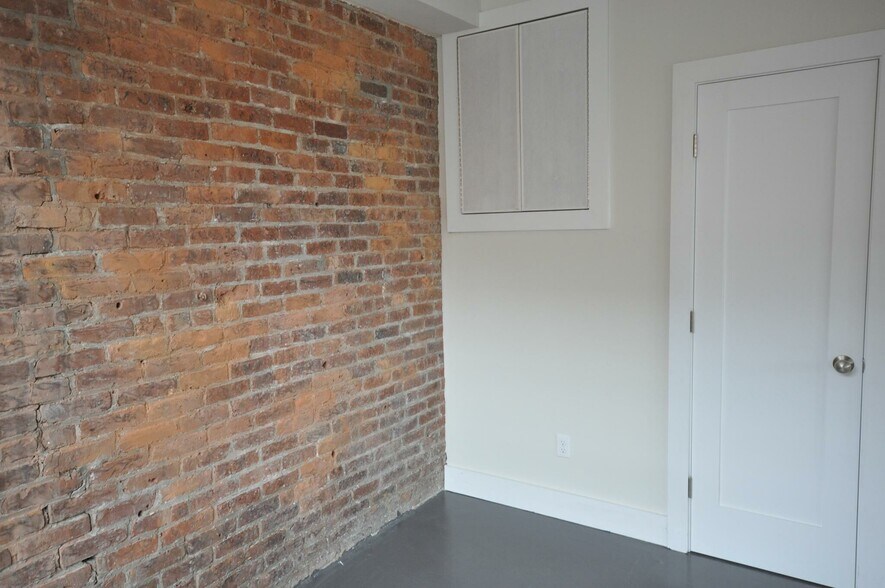 Building Photo - 652 Massachusetts Ave