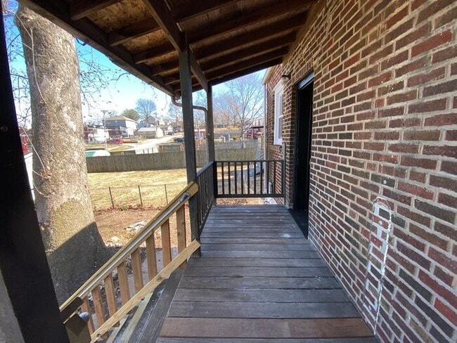 Building Photo - Cute Duplex, Must See!