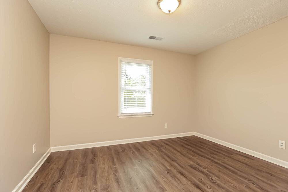 Building Photo - 210 St Lukes Ln