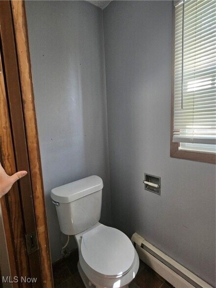 First floor half bath - 14293 Galehouse Rd
