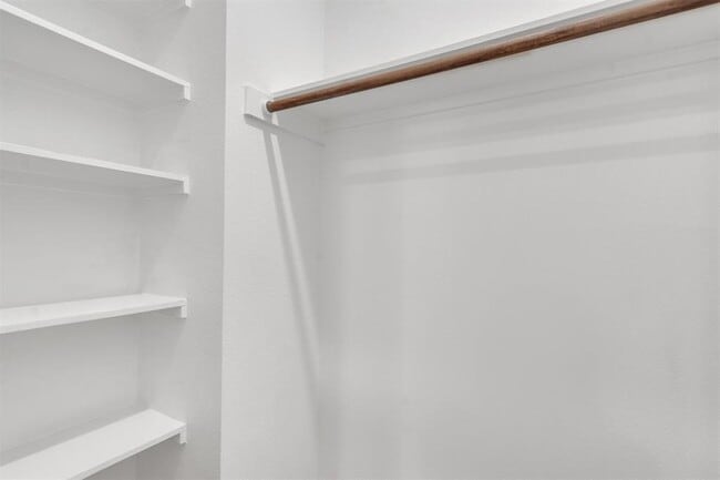 Building Photo - 408 W Odell St