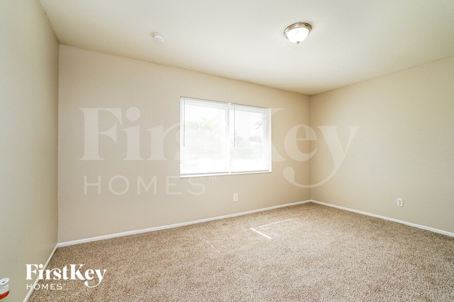 Building Photo - 4104 SW 7th Ave