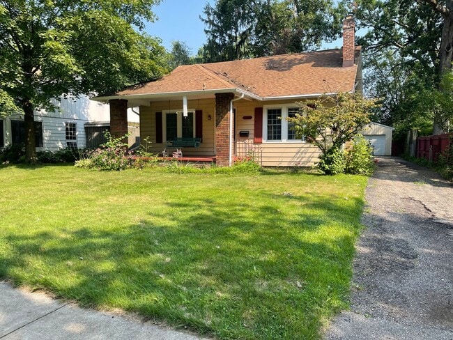 Primary Photo - Three Bedroom Home in Kalamazoo