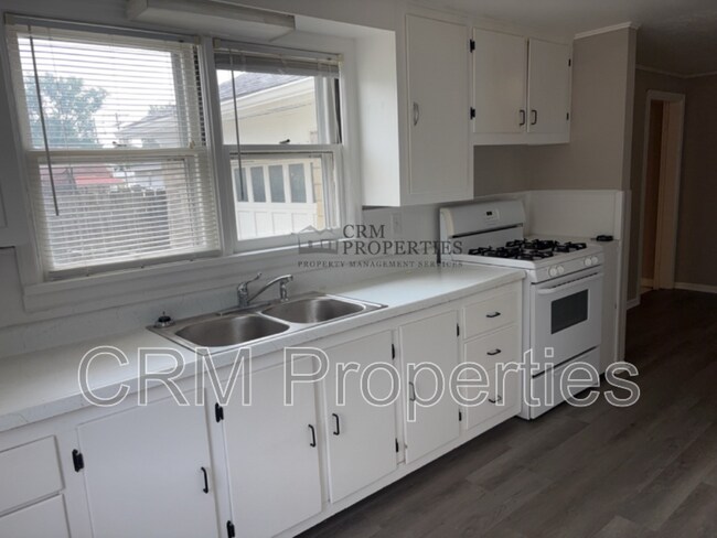 Building Photo - 1019 N McCann St