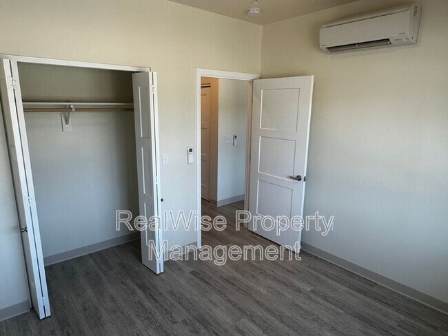 Building Photo - 1935 Table Rock Rd