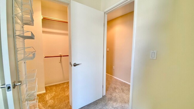 Building Photo - Contemporary 2-Bedroom Condo at the Heart of NOBE