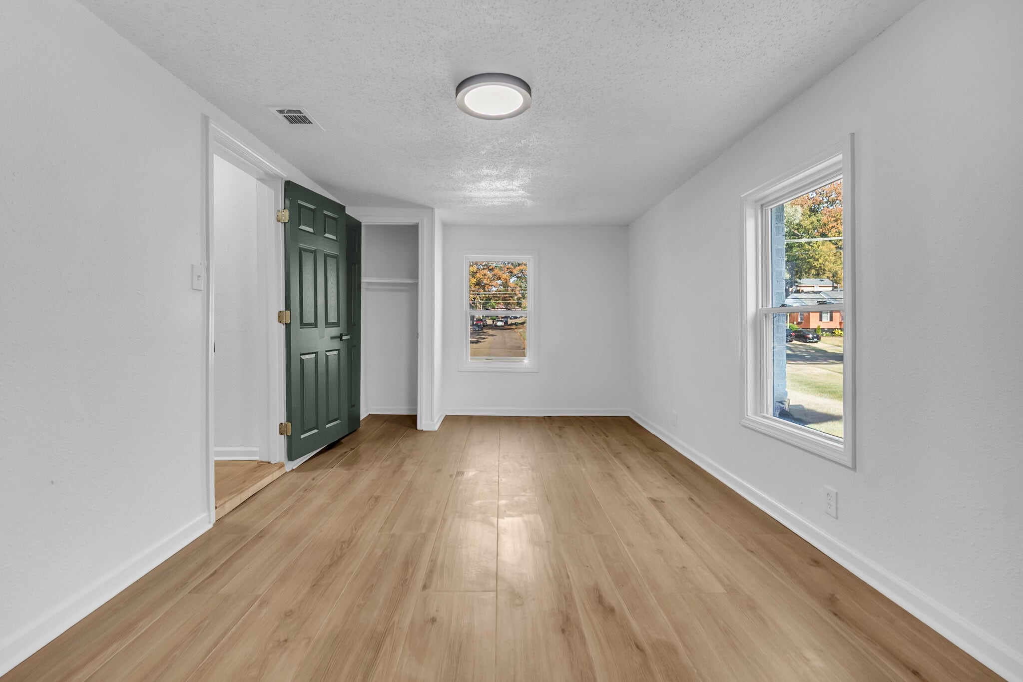 Building Photo - 3253 Kimball Ave