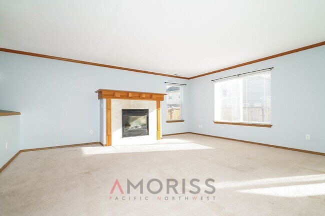 Building Photo - Spacious home in gated community