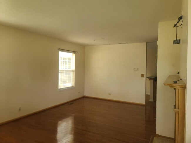 Building Photo - 1369 Orleans Dr