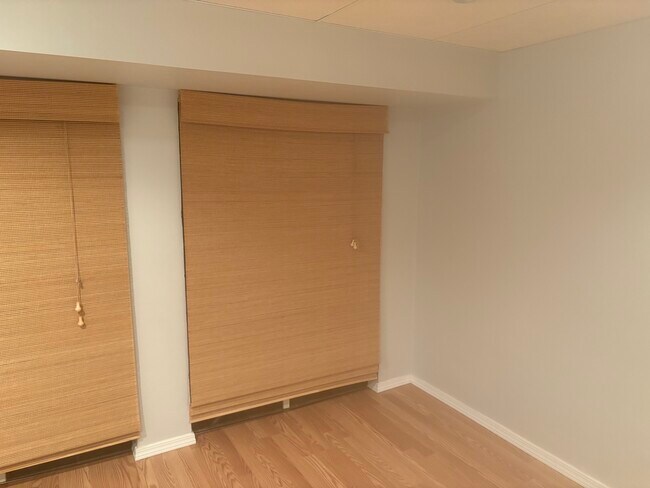 Building Photo - 290 Folkstone Way