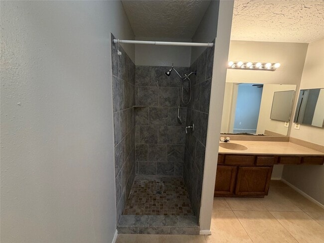 Building Photo - 2815 Fir Crest Ct