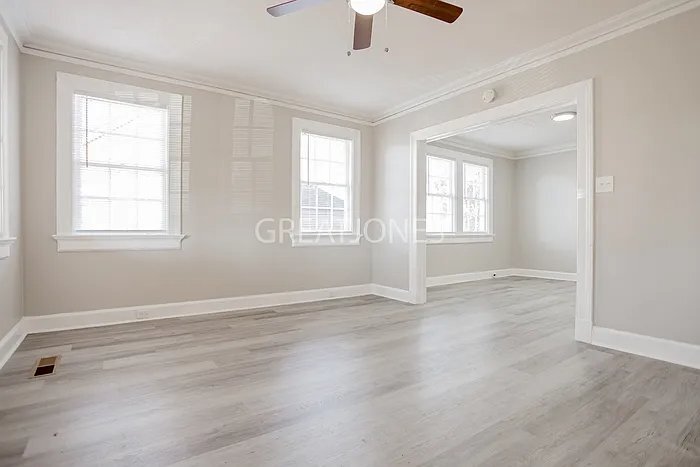 Building Photo - 3308 Woodlawn Ave