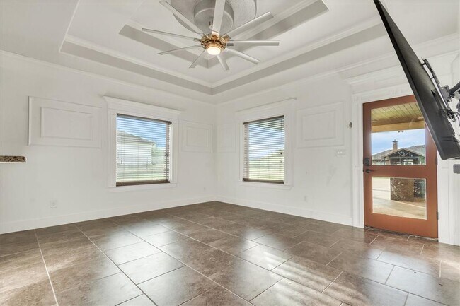 Building Photo - 164 Peck St