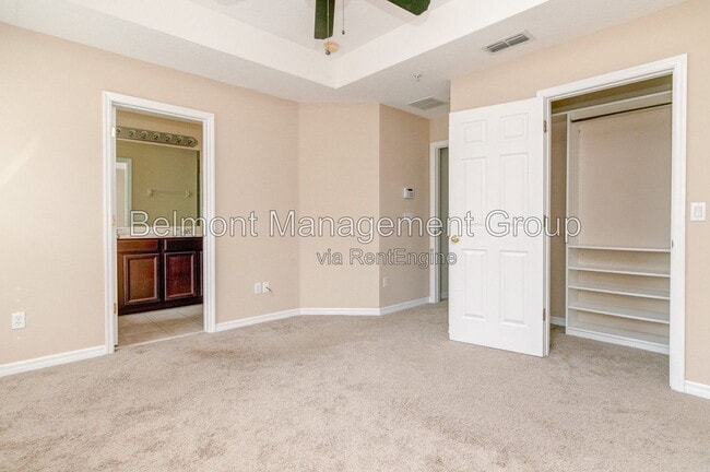 Building Photo - 9426 Silver Buttonwood St