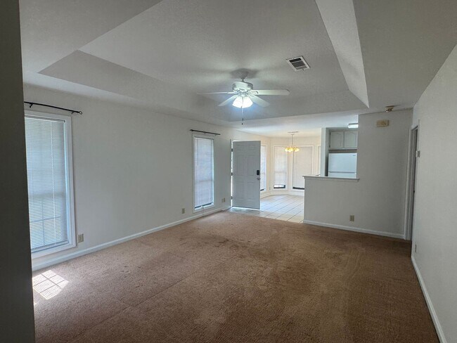 Building Photo - Patio Home with Great Location