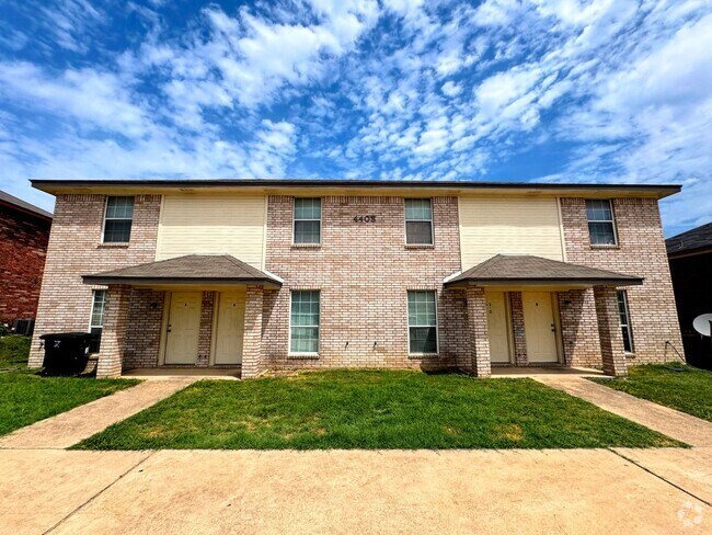Building Photo - 4405 Abigail Dr