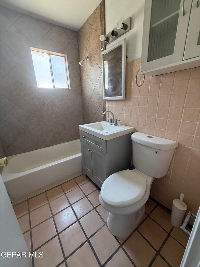 Building Photo - 7289 Mimosa Ave