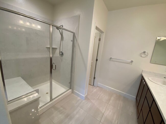 Building Photo - SUNNYVALE - executive townhome with amazin...