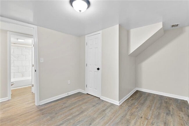 Building Photo - 2343 Carver Dr NW