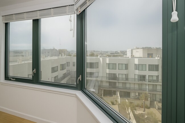 Building Photo - Updated One Bedroom Condo at Opera Plaza | AMSI | Alexandr Metlinski