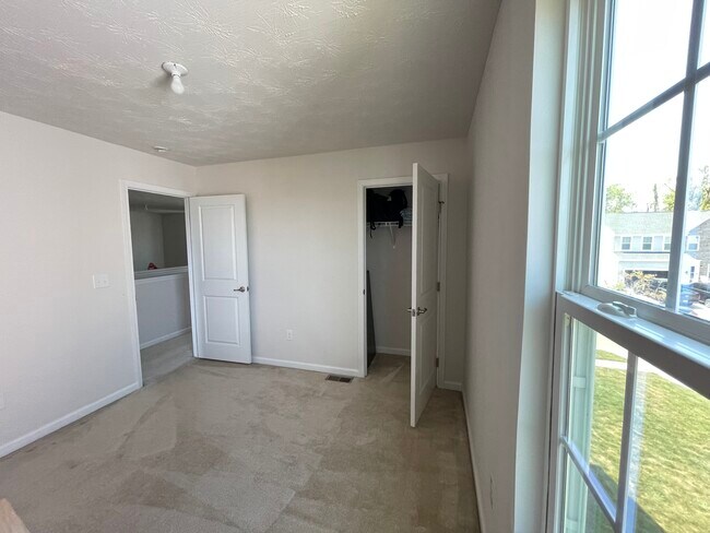 Building Photo - 1164 Trovillo Dr