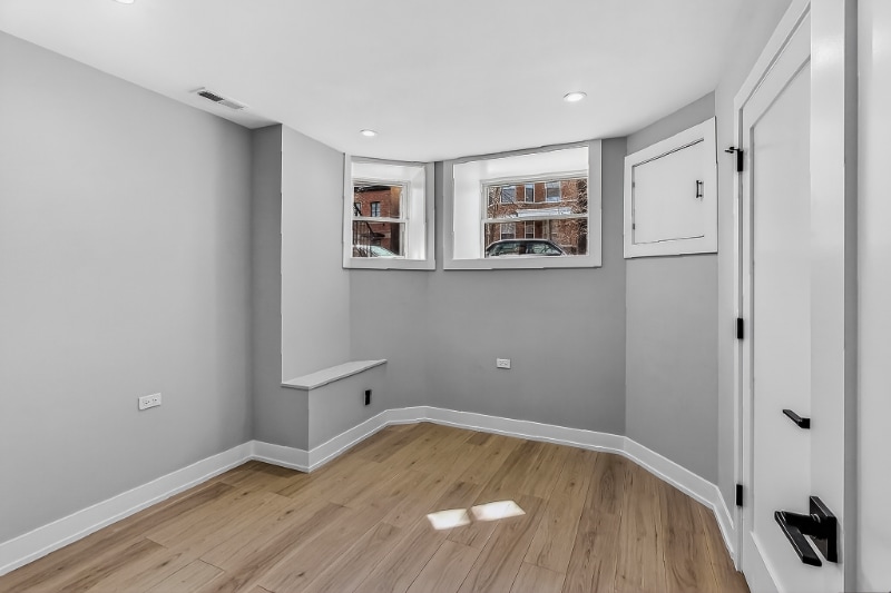 Building Photo - 2451 N Albany Ave