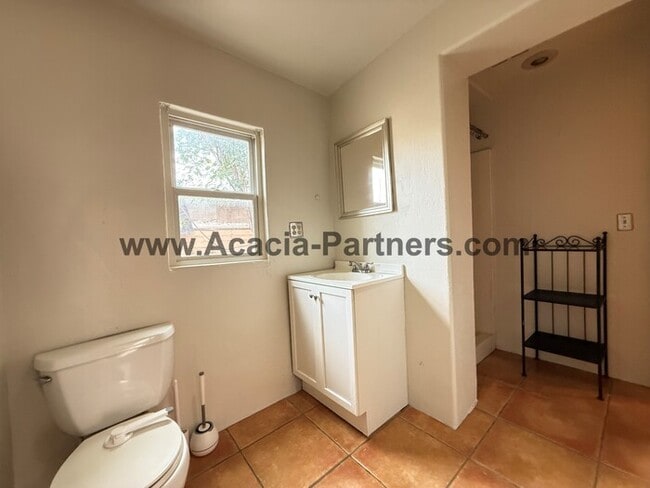 Building Photo - Spacious Four Bedroom Home